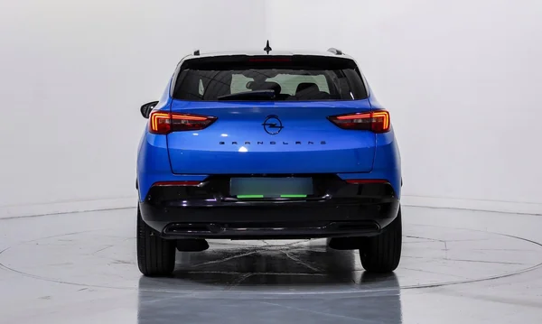 Opel Grandland (2023) — foto 34 van 44