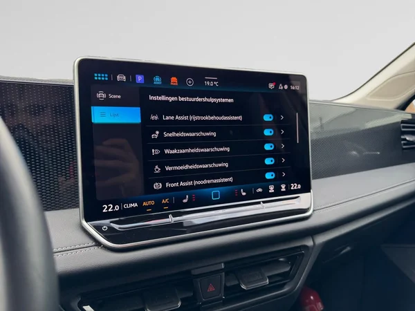 VOLKSWAGEN Tiguan (2024) — foto 9 van 24