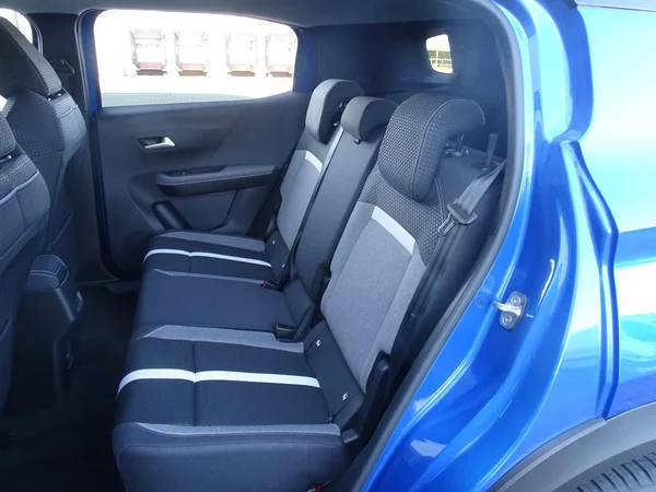 Opel Frontera (2025) — foto 19 van 21