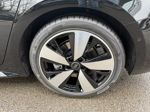AUDI A5 Avant e-hybrid (PHEV) (2026) — foto 13 van 20