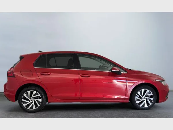 Volkswagen Golf VIII eHybrid (2021) — foto 9 van 15