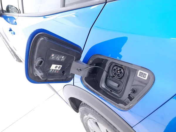 Peugeot E-2008 (2022) — foto 9 van 23