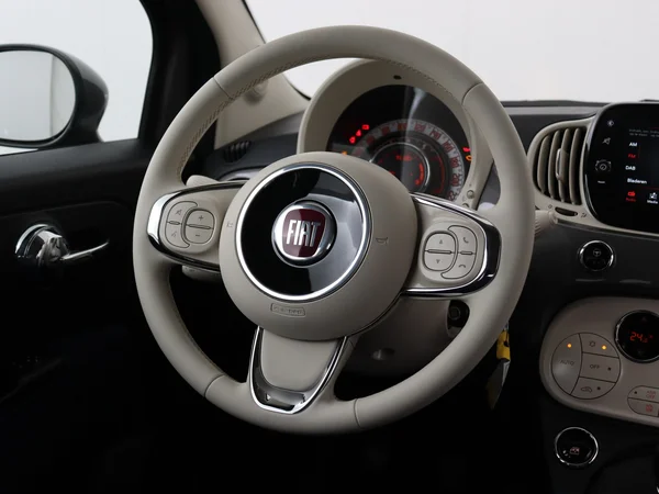 FIAT 500C (2022) — foto 11 van 26