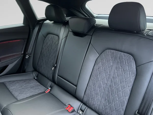 AUDI A5 Avant e-hybrid (PHEV) (2025) — foto 10 van 24