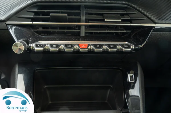 Peugeot 208 (2023) — foto 8 van 28