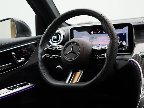 Mercedes-Benz GLC (2025) — foto 37 van 45