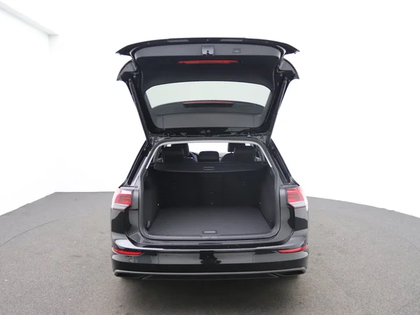 VOLKSWAGEN Golf VIII SW (2024) — foto 8 van 21