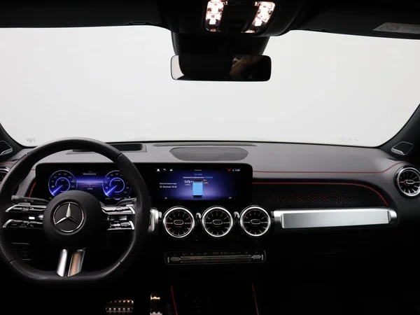 Mercedes-Benz EQB (2026) — foto 19 van 33