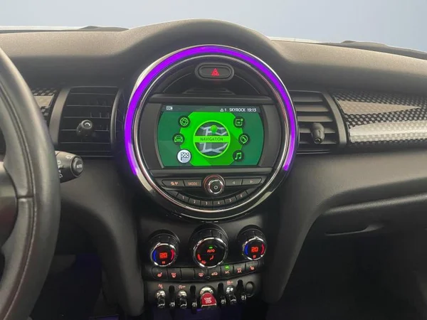 MINI Mini 5 Doors (F55) (2018) — foto 7 van 27