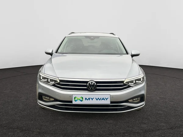 VOLKSWAGEN Passat SW (2023) — foto 18 van 24