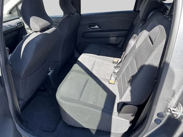 Dacia Jogger (2023) — foto 6 van 22