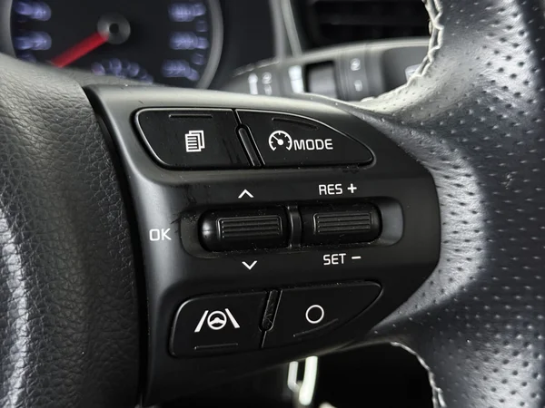 KIA Stonic (2024) — foto 9 van 26