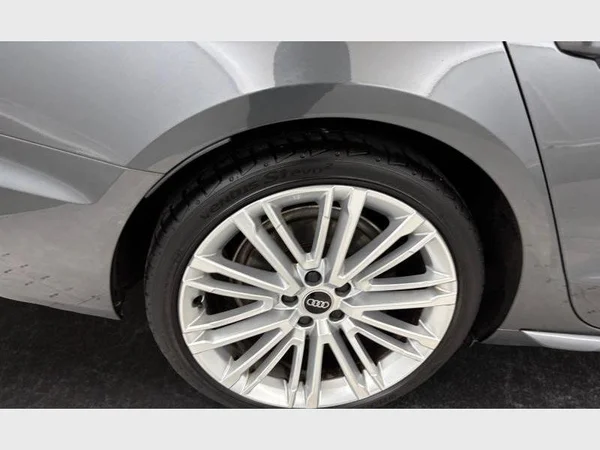 Audi A4 Avant (2023) — foto 2 van 36