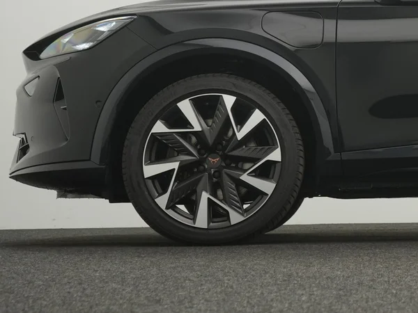 CUPRA Formentor e-Hybrid (PHEV) (2025) — foto 9 van 10