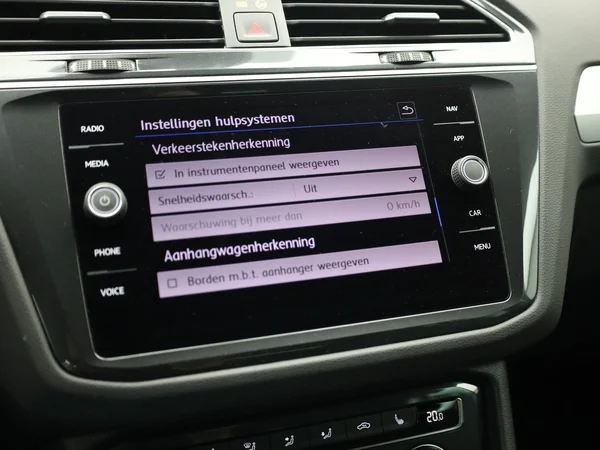 VOLKSWAGEN Tiguan (2020) — foto 4 van 25