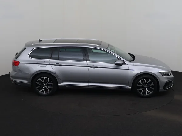 VOLKSWAGEN Passat Variant (2022) — foto 22 van 26