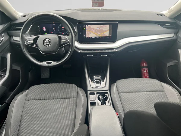 SKODA Octavia Combi (2023) — foto 15 van 18