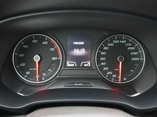 SEAT Leon (2017) — foto 13 van 27
