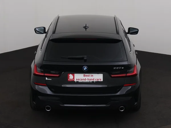 BMW 330 (2022) — foto 29 van 32