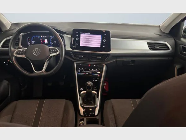 Volkswagen T-Roc (2024) — foto 2 van 15