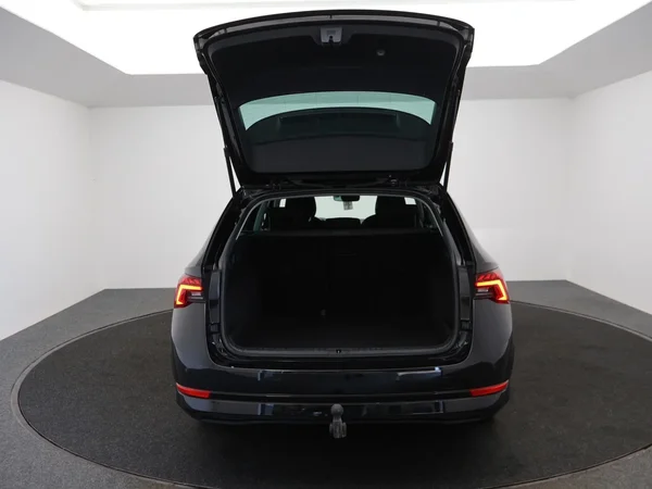 Škoda Octavia (2024) — foto 9 van 27