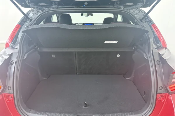 Toyota Yaris Hybrid (HEV) (2023) — foto 17 van 21