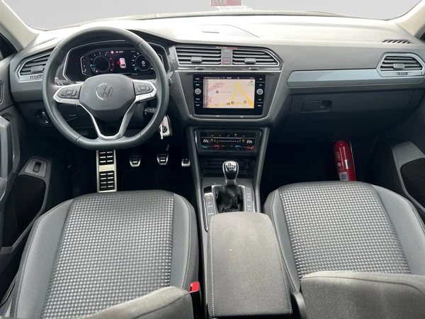 VOLKSWAGEN Tiguan (2022) — foto 15 van 18