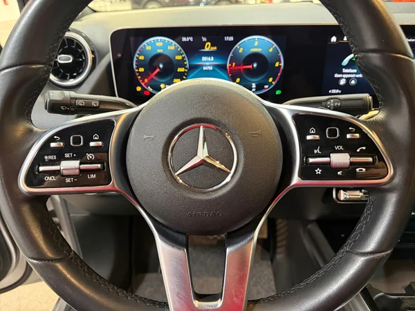 Mercedes-Benz B-180 (2019) — foto 7 van 30