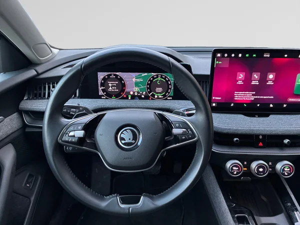 SKODA Superb Combi (2024) — foto 8 van 24