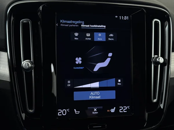 VOLVO XC40 (2023) — foto 18 van 32