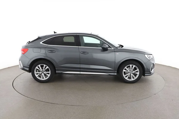 Audi Q3 (2020) — foto 13 van 16