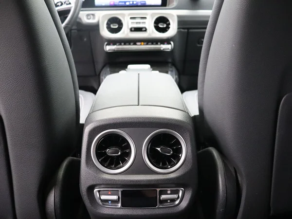 Mercedes-Benz G-Klasse (2024) — foto 17 van 31