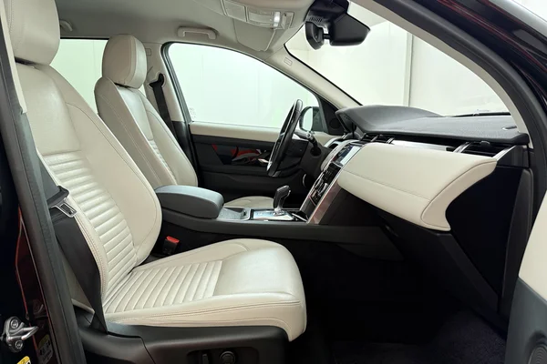 Land Rover Discovery Sport (2020) — foto 25 van 27