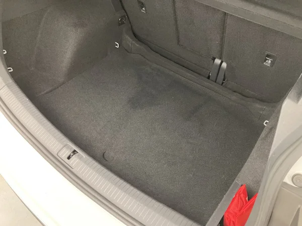 VOLKSWAGEN Tiguan (2021) — foto 14 van 36