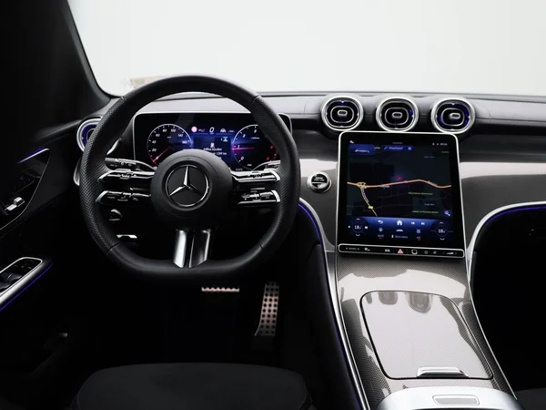 Mercedes-Benz GLC (2025) — foto 48 van 50