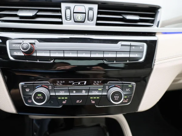 BMW X1 (2021) — foto 13 van 47
