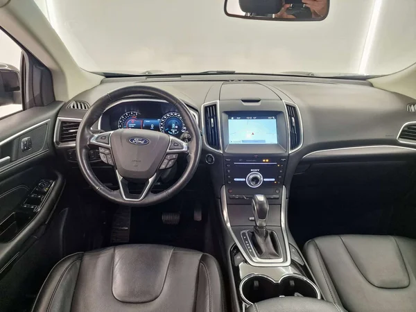 Ford Edge (2018) — foto 13 van 17