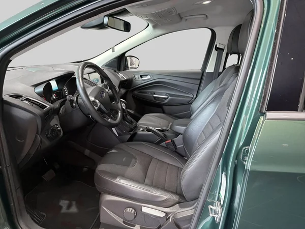 Ford Kuga (2016) — foto 14 van 15