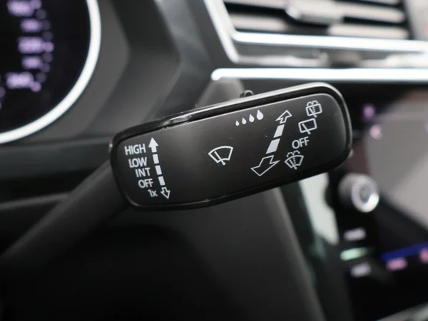 VOLKSWAGEN Tiguan (2024) — foto 5 van 28