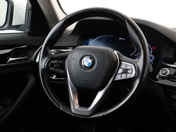 BMW 530 (2021) — foto 14 van 35