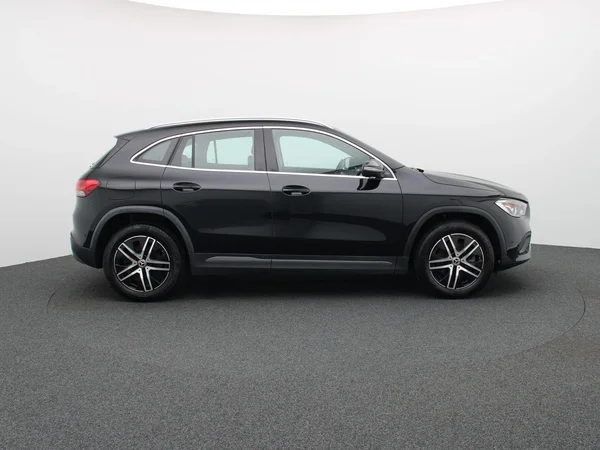 Mercedes-Benz GLA (2023) — foto 21 van 24