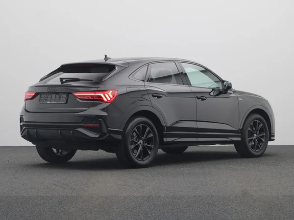 AUDI Q3 Sportback (2021) — foto 12 van 23