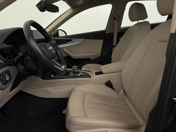 AUDI A4 (2022) — foto 2 van 29