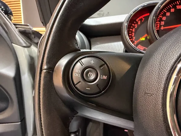 Mini Cooper (2019) — foto 2 van 22