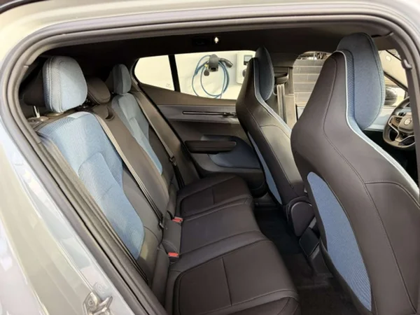 Volvo EX30 (2024) — foto 19 van 20