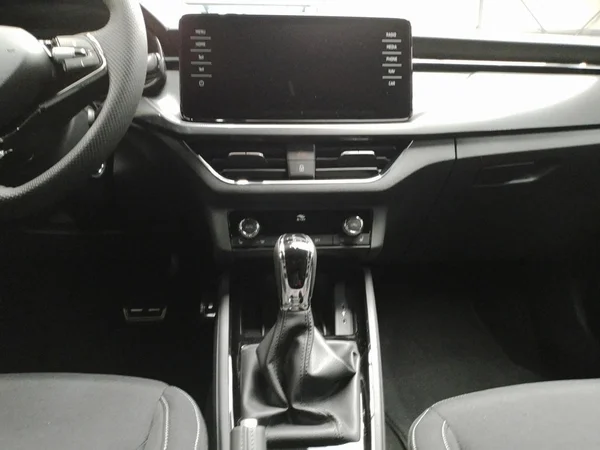 SKODA Scala (2024) — foto 3 van 21