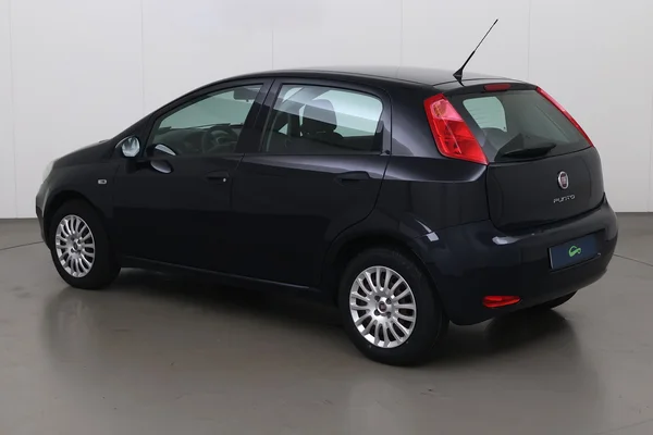 Fiat Punto (2017) — foto 15 van 21