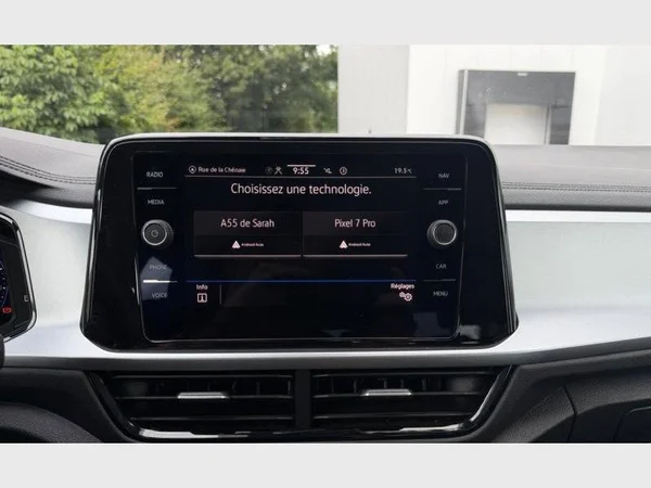 Volkswagen T-Roc (2023) — foto 10 van 23
