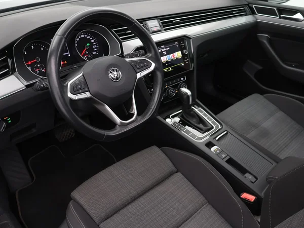 Volkswagen Passat (2020) — foto 13 van 33