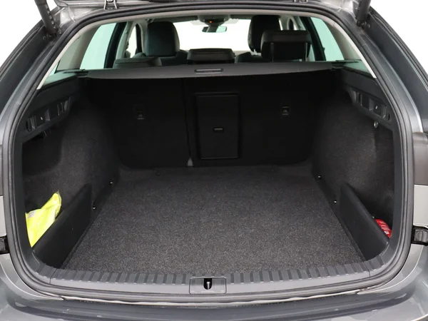 SKODA Octavia Combi (2024) — foto 6 van 19